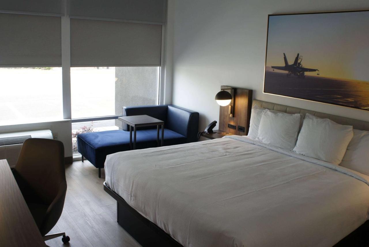 La Quinta Inn & Suites By Wyndham Manchester - Arnold Afb Eksteriør bilde