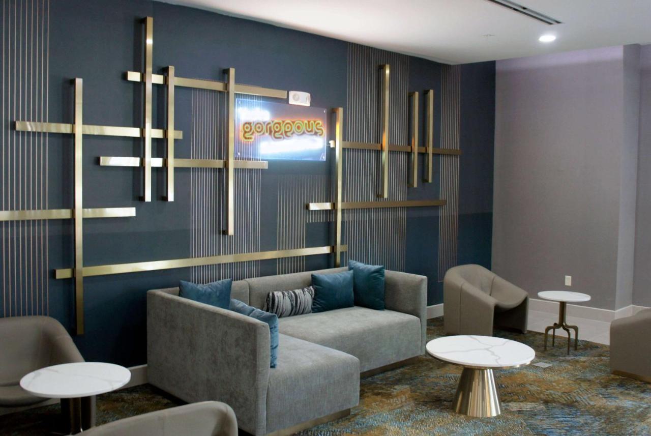 La Quinta Inn & Suites By Wyndham Manchester - Arnold Afb Eksteriør bilde