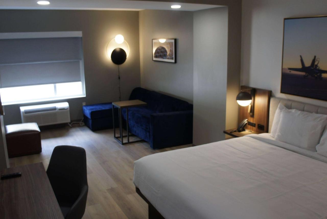 La Quinta Inn & Suites By Wyndham Manchester - Arnold Afb Eksteriør bilde