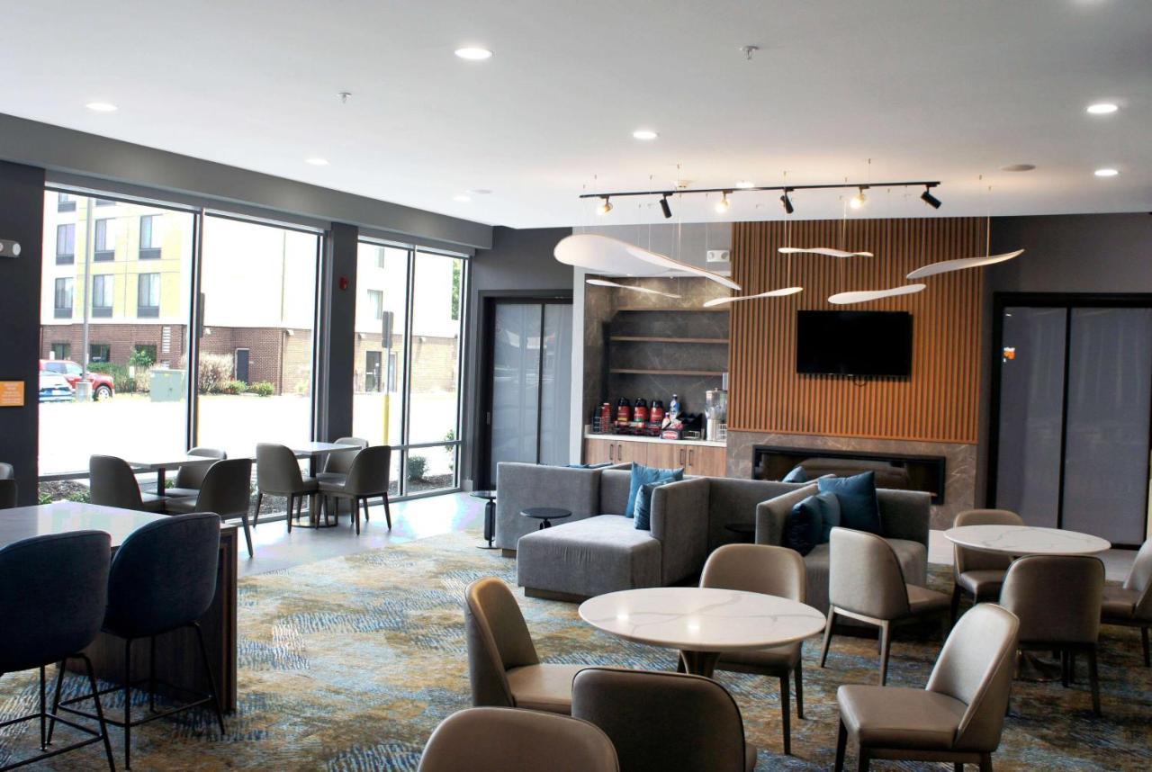 La Quinta Inn & Suites By Wyndham Manchester - Arnold Afb Eksteriør bilde