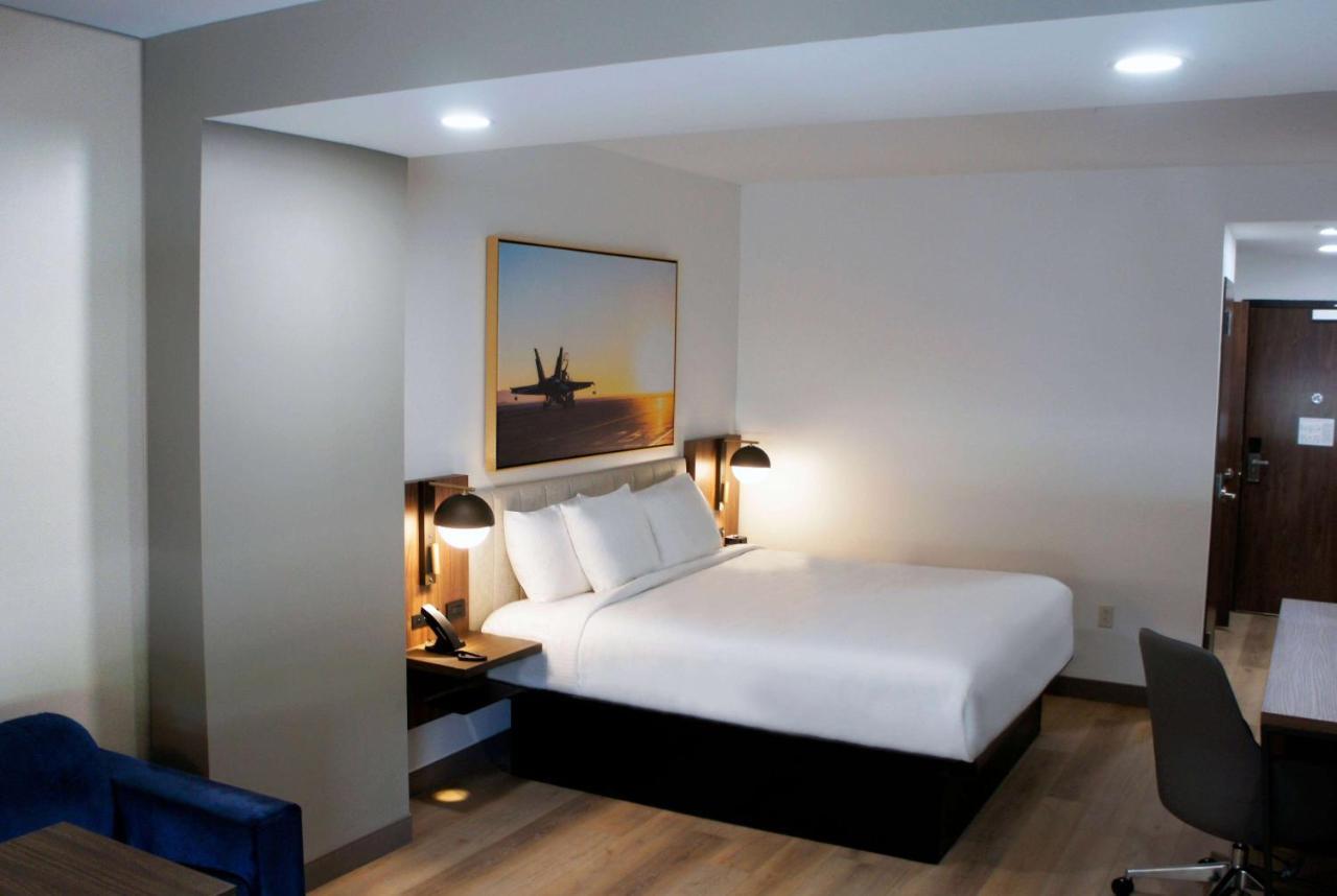 La Quinta Inn & Suites By Wyndham Manchester - Arnold Afb Eksteriør bilde