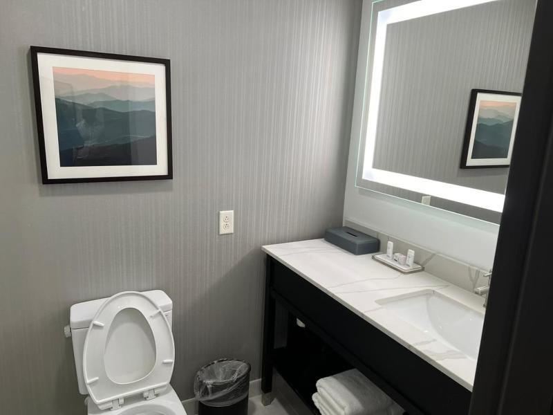 La Quinta Inn & Suites By Wyndham Manchester - Arnold Afb Eksteriør bilde